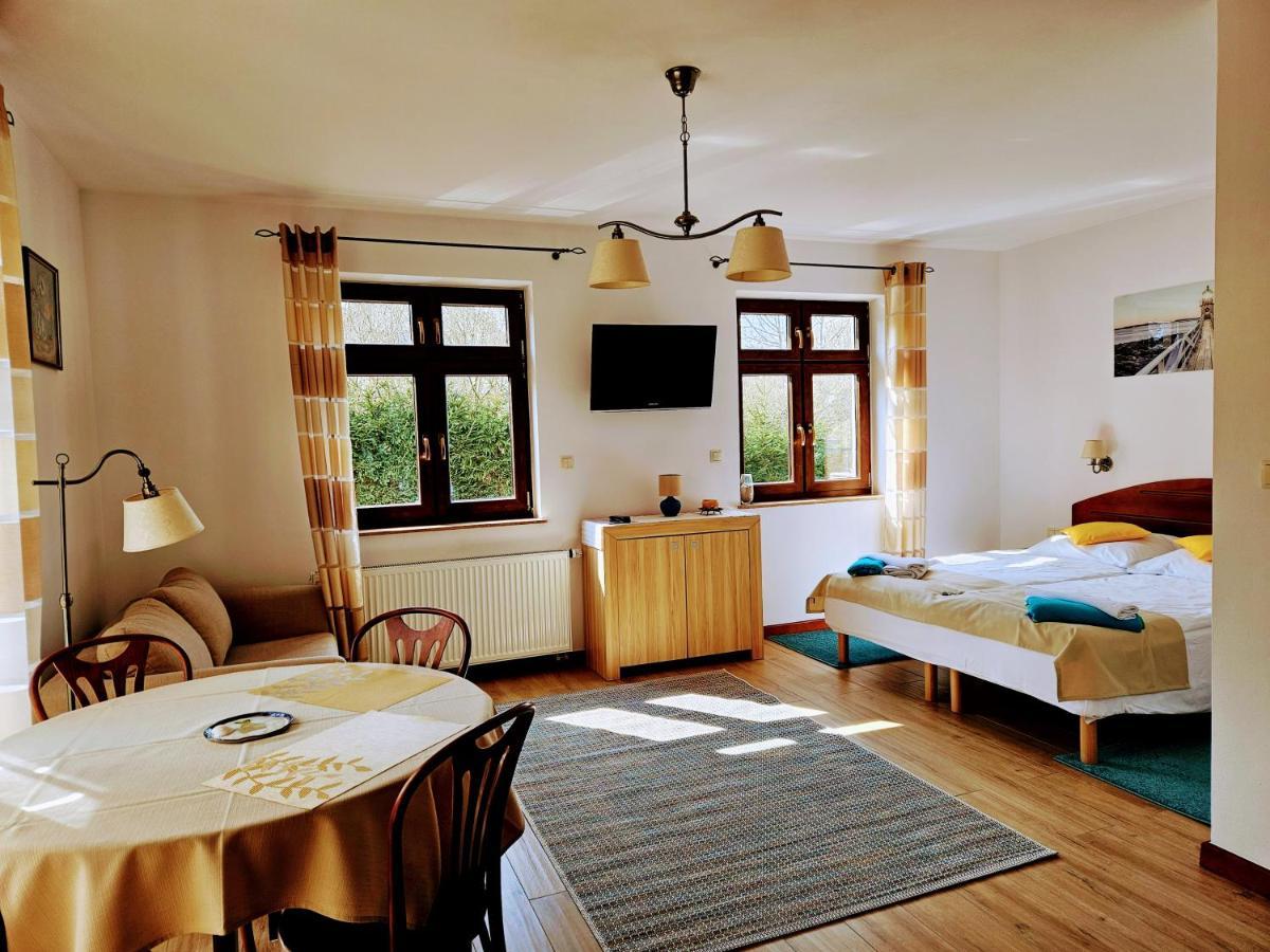 אוסטקה Apartamenty Z Klimatem מראה חיצוני תמונה